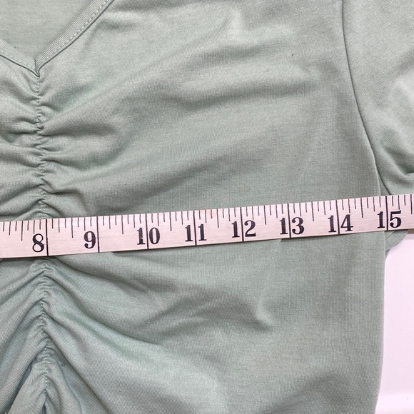 SHEIN Mint green lettuce trim crop top - Picture 3 of 5